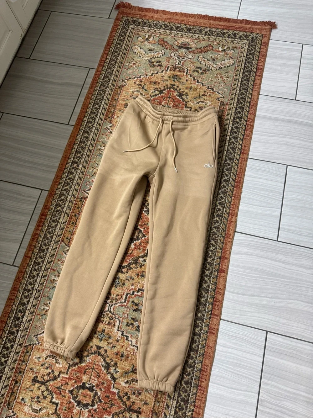 ALO Yoga Camel Drawstring Joggers